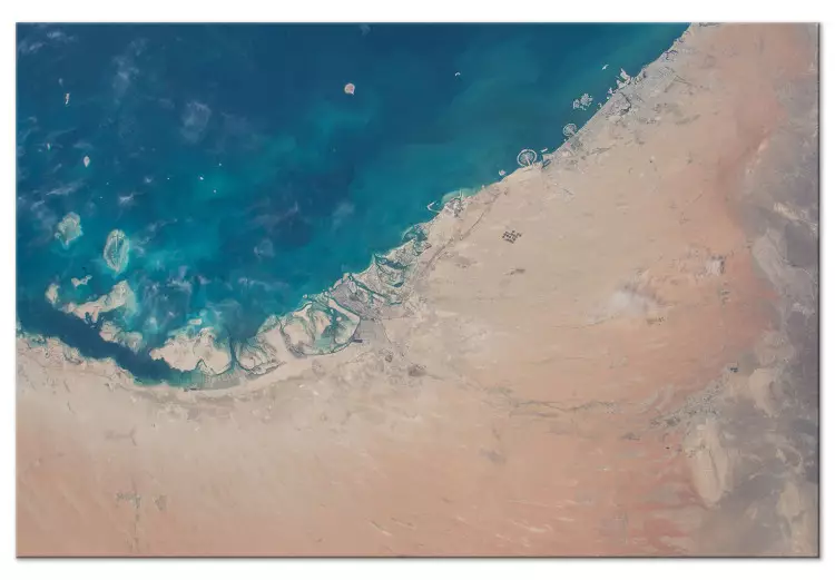 Image satellite de Dubaï - une photo avec le désert et la ville arabe