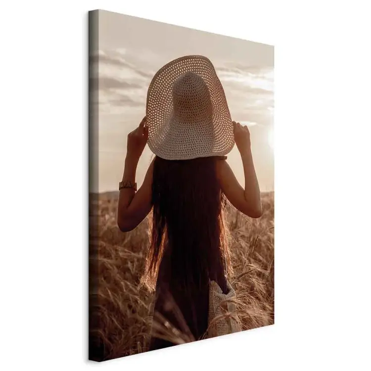 Récolte tardive vertical - femme au coucher de soleil