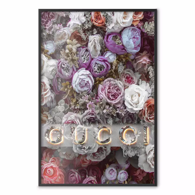Gucci et roses - composition de fleurs colorées et logo de luxe