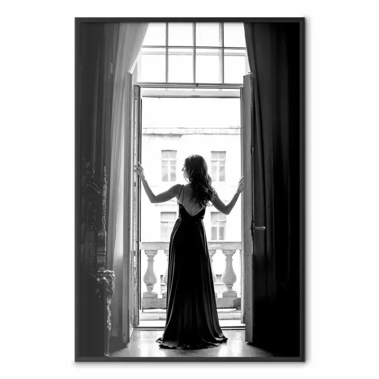 Femme élégante - silhoutte d'une femme devant la fenêtre noir et blanc