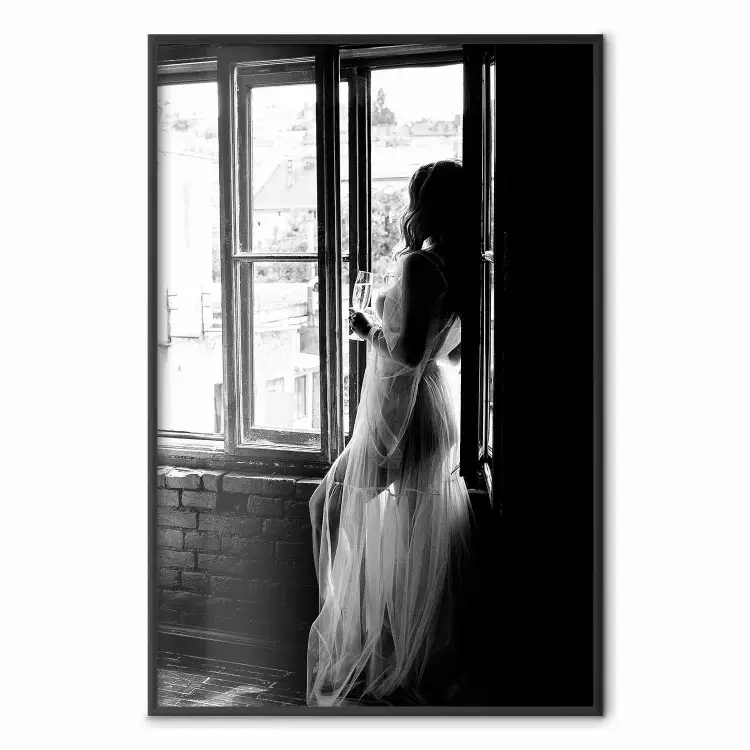 Femme sensuelle au fenêtre- photographie artistique en noir et blanc