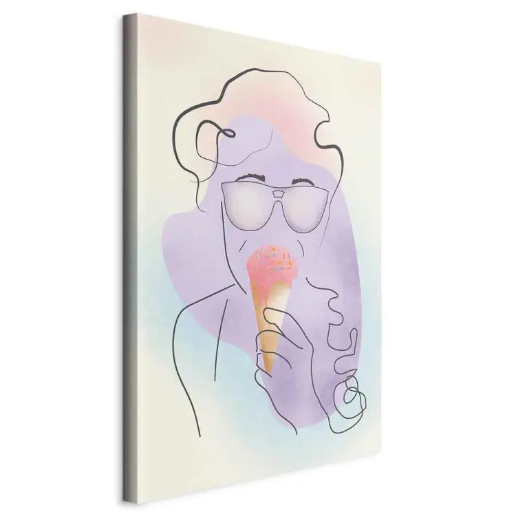 Crème glacée avec pépites - une abstraction sur fond bleu