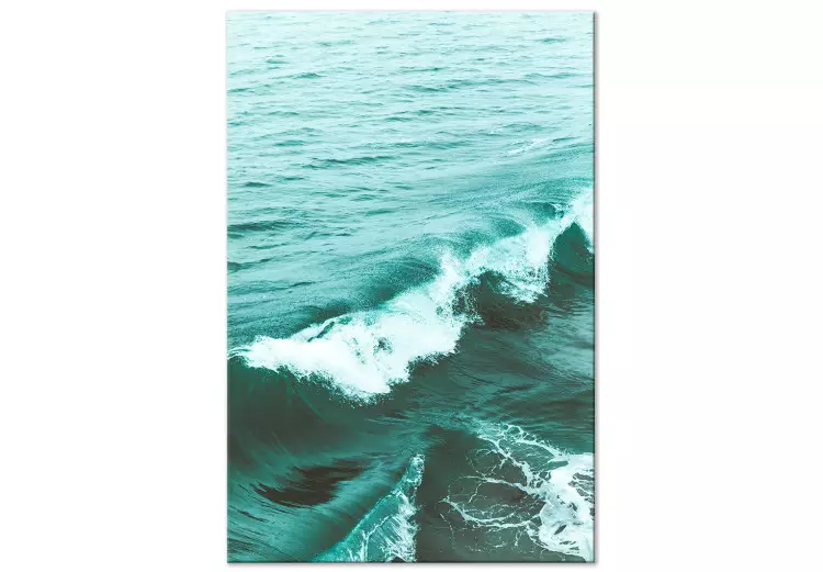 Vague calme - un vert profond de la mer avec une petite vague