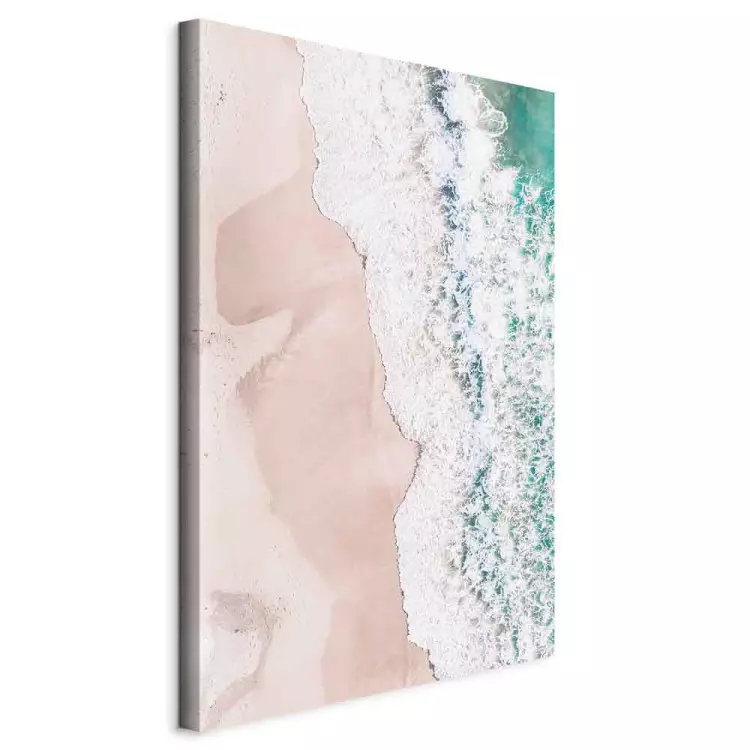 Vagues turquoises - la côte de la mer avec des vagues battantes