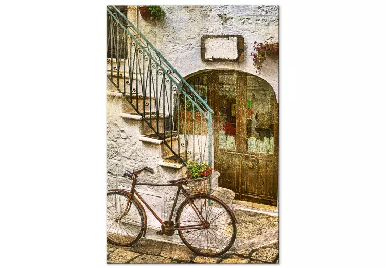 Vélo près des marches de pierre - une photo d'une ville italienne