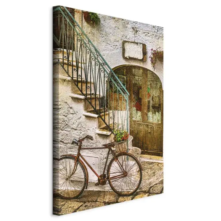 Vélo près des marches de pierre - une photo d'une ville italienne