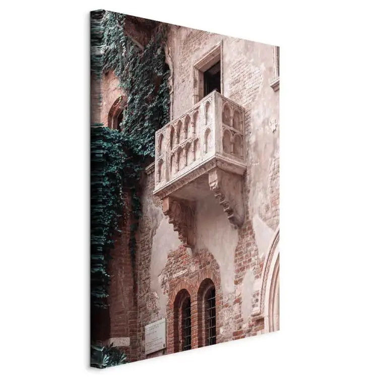 Balcon en briques - une photo avec l'architecture italienne