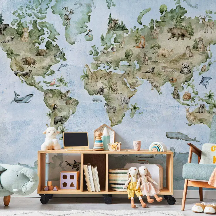 Carte du monde peinte - divers animaux sur les continents