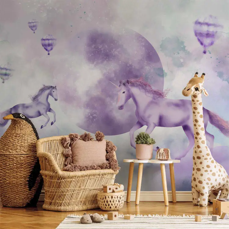 Abstraction pour enfants - animaux de conte de fées sur fond violet