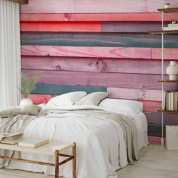 Papier peint original Le paradis rose en bois le motif des planches verticales imitant la